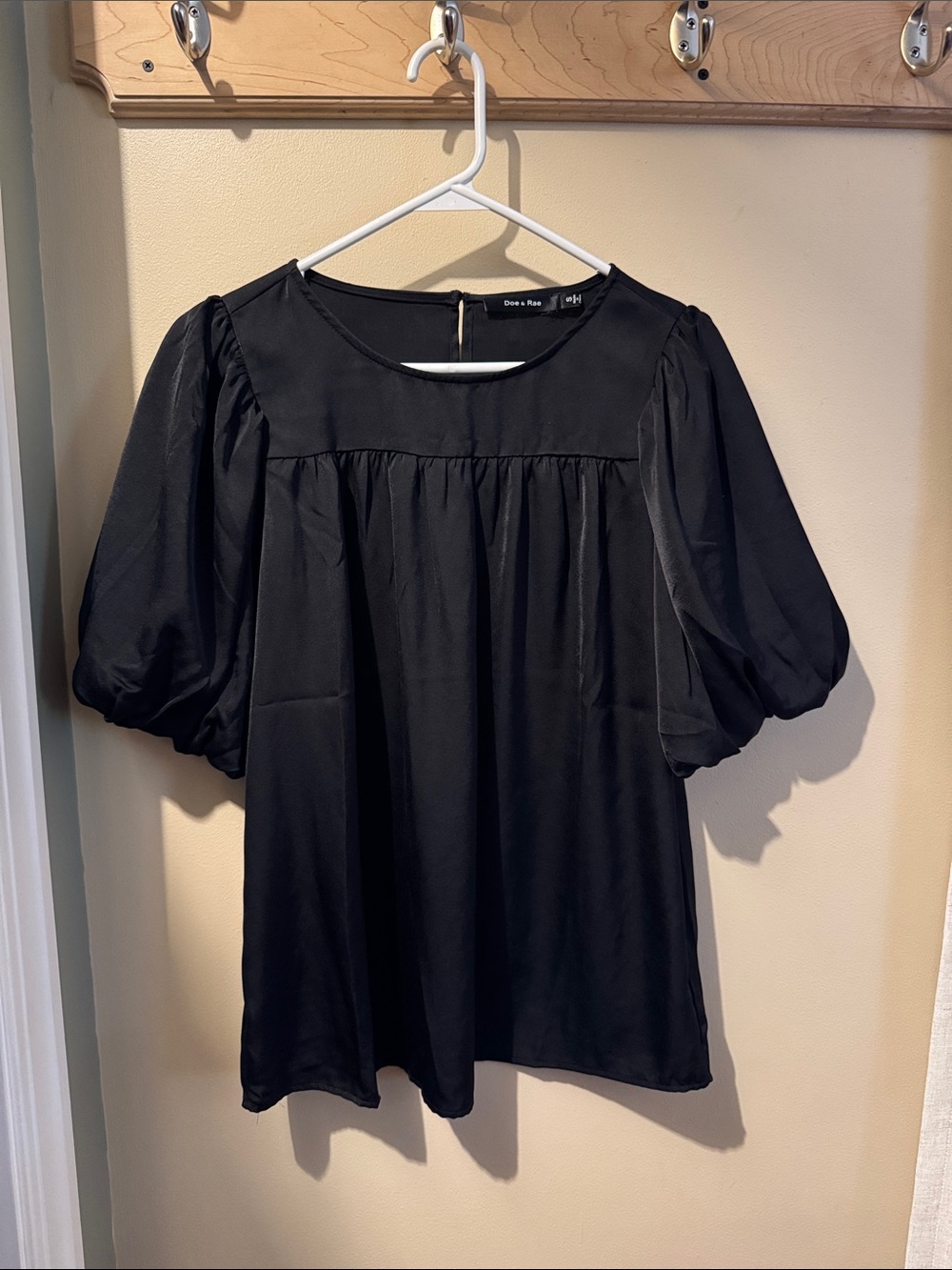 Doe & Rae Black Puff-Sleeve Blouse